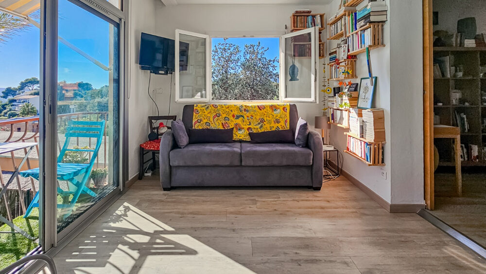 Vente Appartement LE LAVANDOU -  T2 RENOVÉ - DERNIER ETAGE - BALCON - PISCINE  - PARKING PRIVATIF Le lavandou