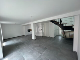  Appartement à louer 4 pièces 88 m²