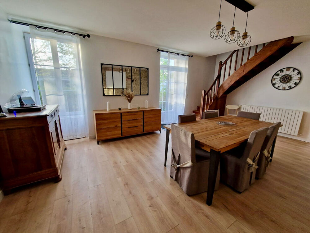 Vente Maison Maison Angliers 8 pièce(s) 220 m2 Angliers