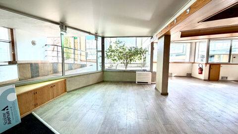 LOCAL COMMERCIAL DE 303.48 M2 AVEC BUREAUX VITRINES PROCHE CENTRE VILLE 360000 04100 Manosque
