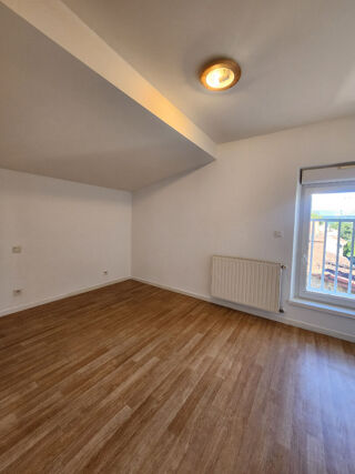  Appartement à louer 3 pièces 60 m²