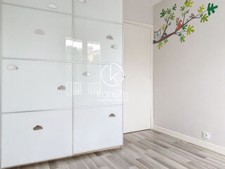  Appartement à louer 4 pièces 79 m²