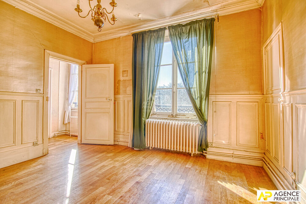 Vente Appartement Versailles Notre-Dame place Hoche Appartement 4 pièces 80.83 m² carrez situé au 3ème étage d'un immeuble 18ème. Versailles