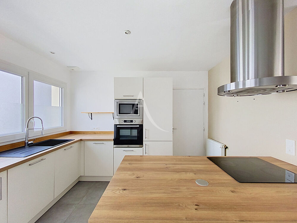 Maison Montreuil Juigne 4 pièce(s) 106 m2
