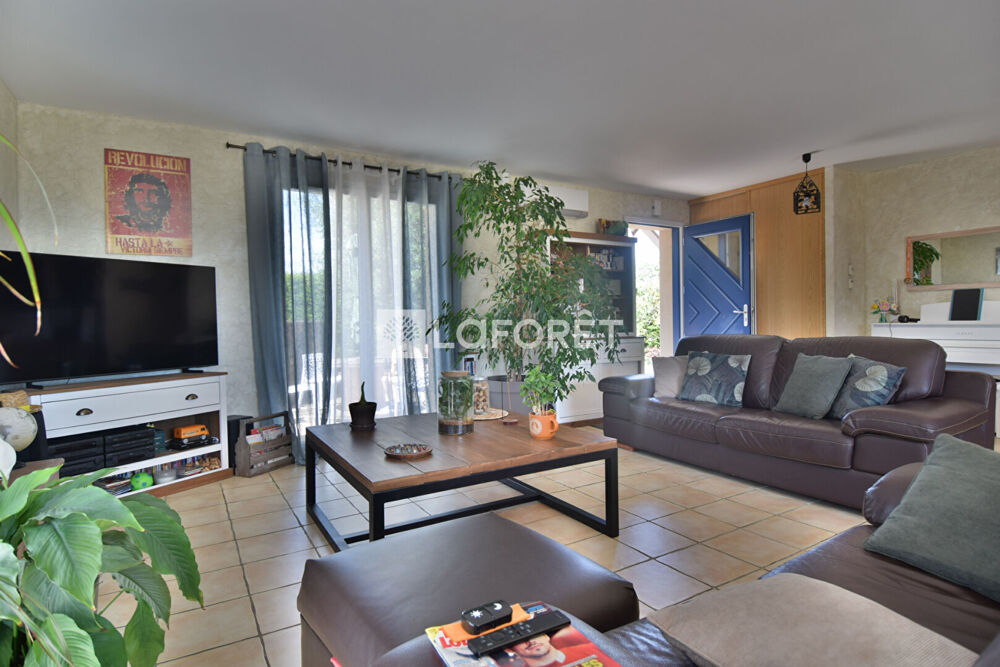 Vente Maison Jugeals-Nazareth : maison de 2008, 3 chambres, terrasse et vue exceptionnelle Jugeals nazareth