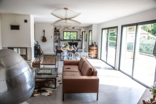  Maison � louer 9 pi�ces 231 m�