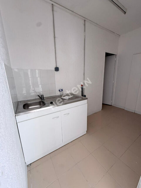   Local commercial à louer de 53,25 m² à La Ciotat - Réf 257 