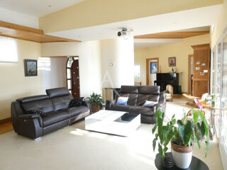  Maison  vendre 9 pices 310 m