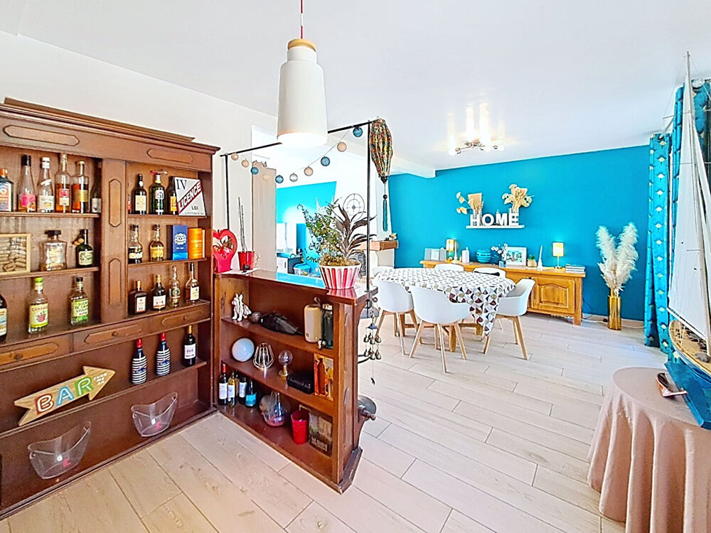 Vente Maison Maison à Arpajon 9 pièces 229 m2 , 5 chambres et un bureau. Garage. Arpajon