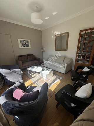  Maison  louer 8 pices 223 m