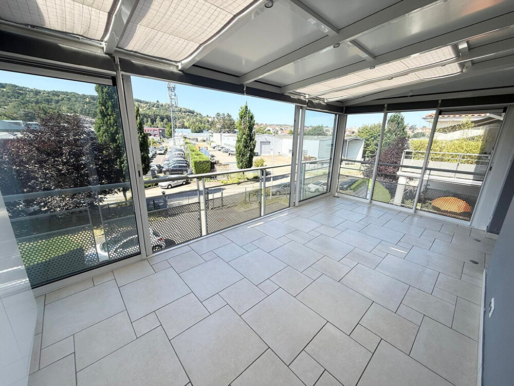 Vente Appartement A vendre : Spacieux appartement avec véranda, cave, parking et garage à Roche-la-Molière Roche la moliere