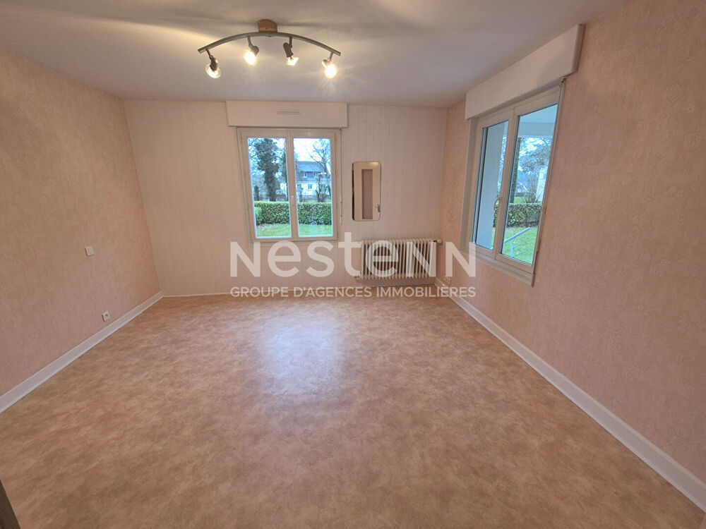 Maison familiale de 174 m² avec partie louée, située dans le bourg de Sulniac