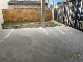  Parking / Garage à louer 