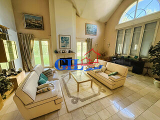  Maison à vendre 11 pièces 282 m²