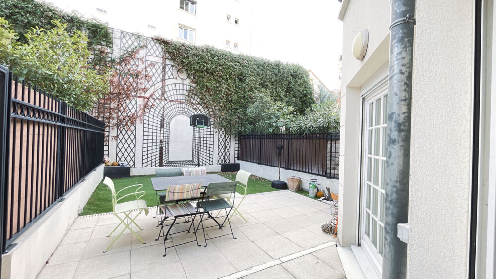 PUTEAUX hyper-centre, maison 3-4 chambres avec jardin, 2 parkings