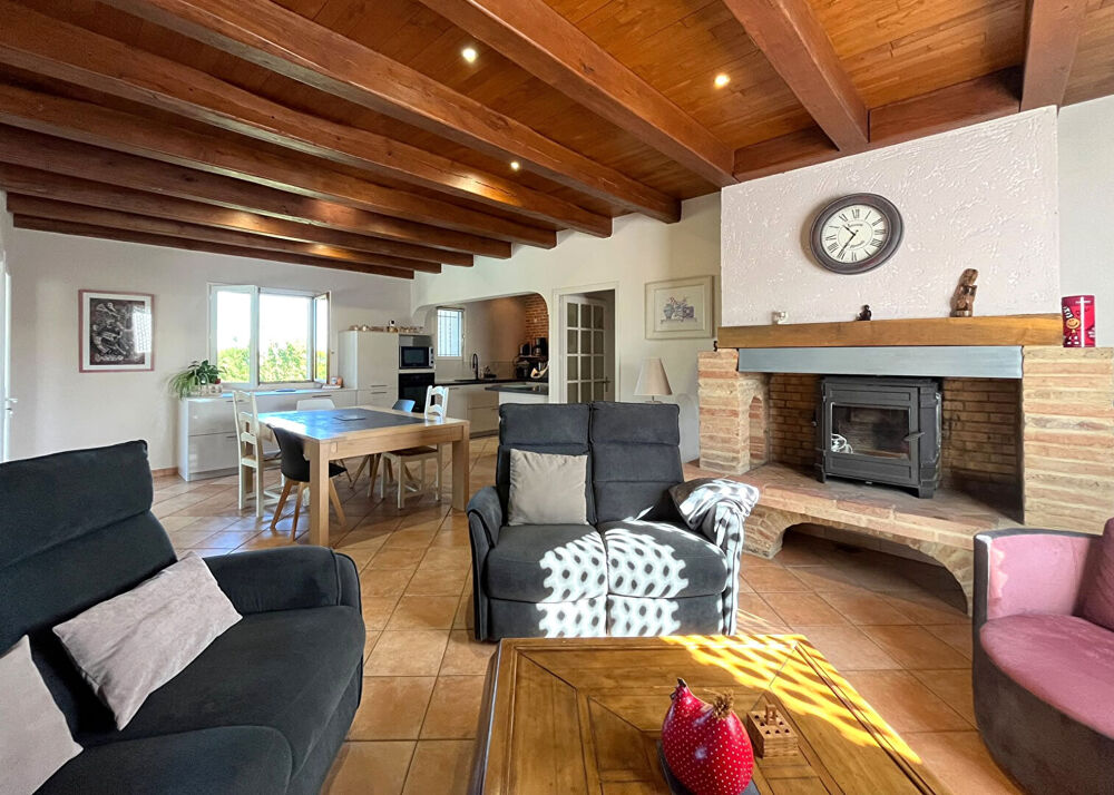 Grande maison sur sous-sol total, avec terrain et piscine