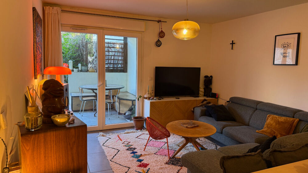 Un appartement comme une maison:T3 récent avec jardin de 43m2 au calme.