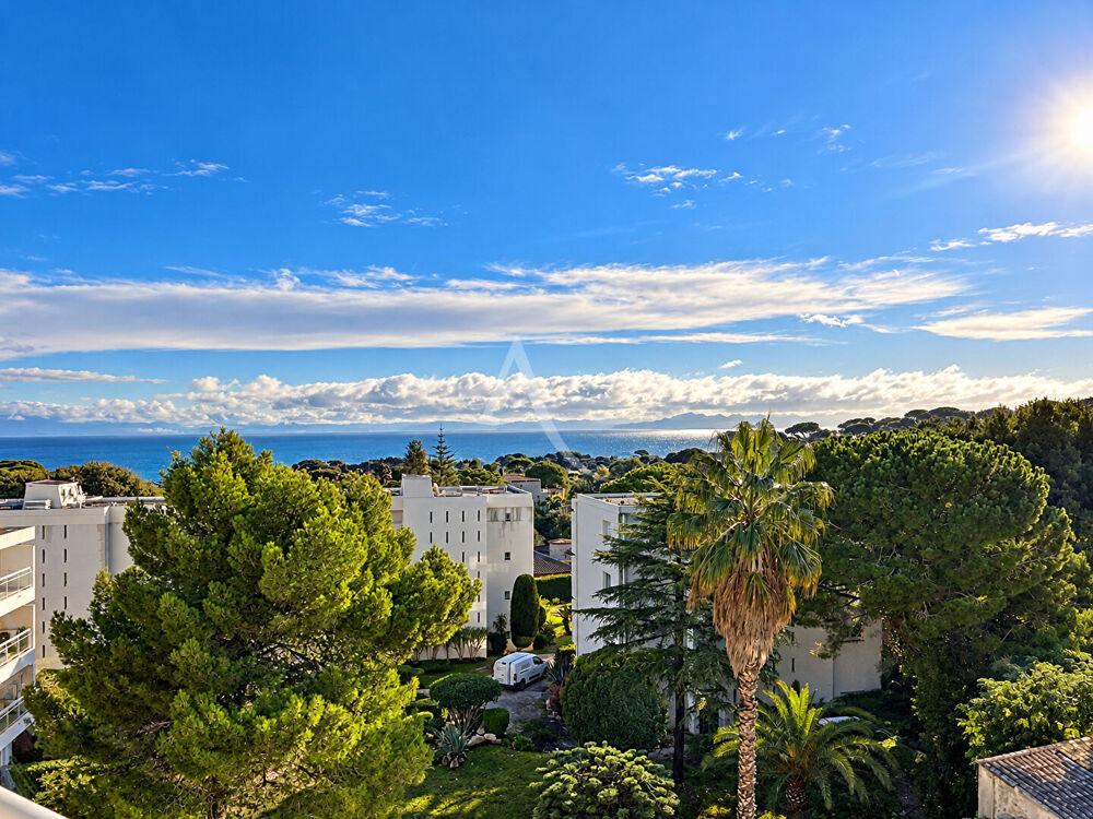 CAP D'ANTIBES ? DERNIER ÉTAGE ? 2 TERRASSES VUE MER ? 2 PIÈCES RÉNOVÉ- EXCLUSIVITÉ