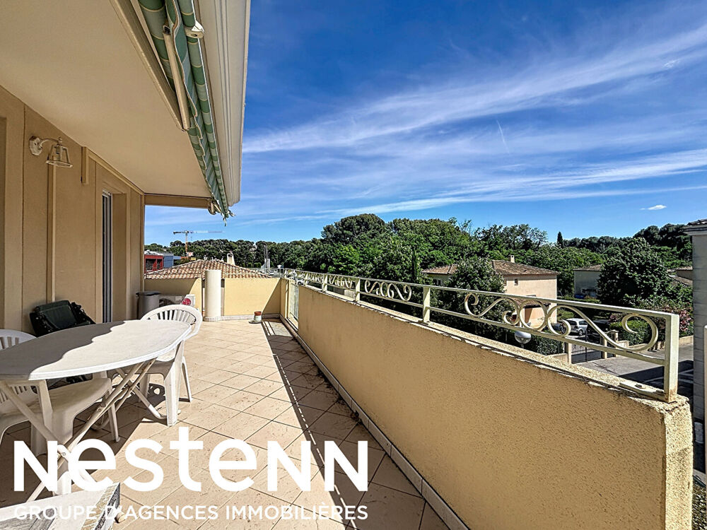 T5 de 118 m² , Dernier étage , Piscine, 2 garages, À 10 min du centre de Salon-de-Provence.