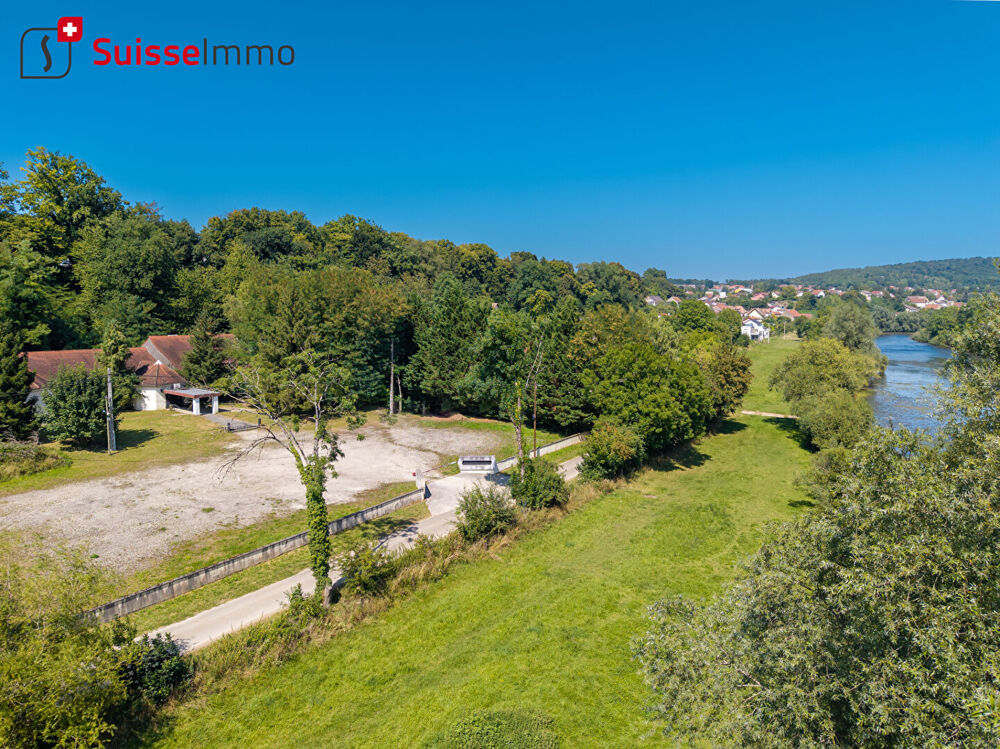   A Bavans sur 50 ares de terrain en bord du Doubs 