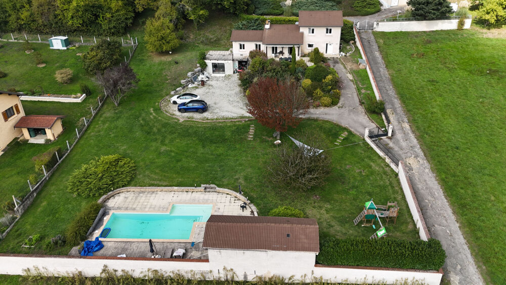 Vente Maison Grande maison familiale avec piscine et 6 chambres, à 20 mn de Bourgoin Charantonnay