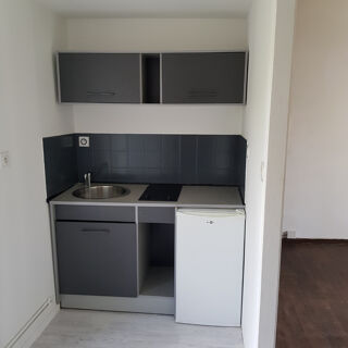  Appartement à louer 2 pièces 32 m²