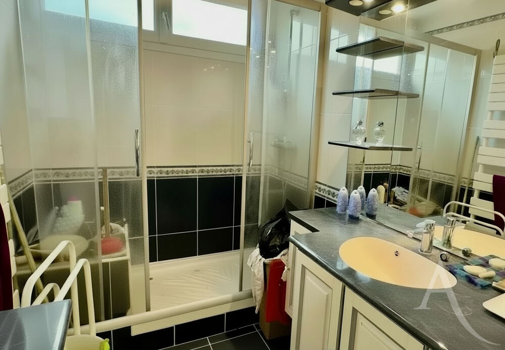 Vente Appartement exclusivité Appartement Chaville centre ville 4 pièces ascenseur Dernier étage avec vue panoramique Balcon Parking cave Chaville