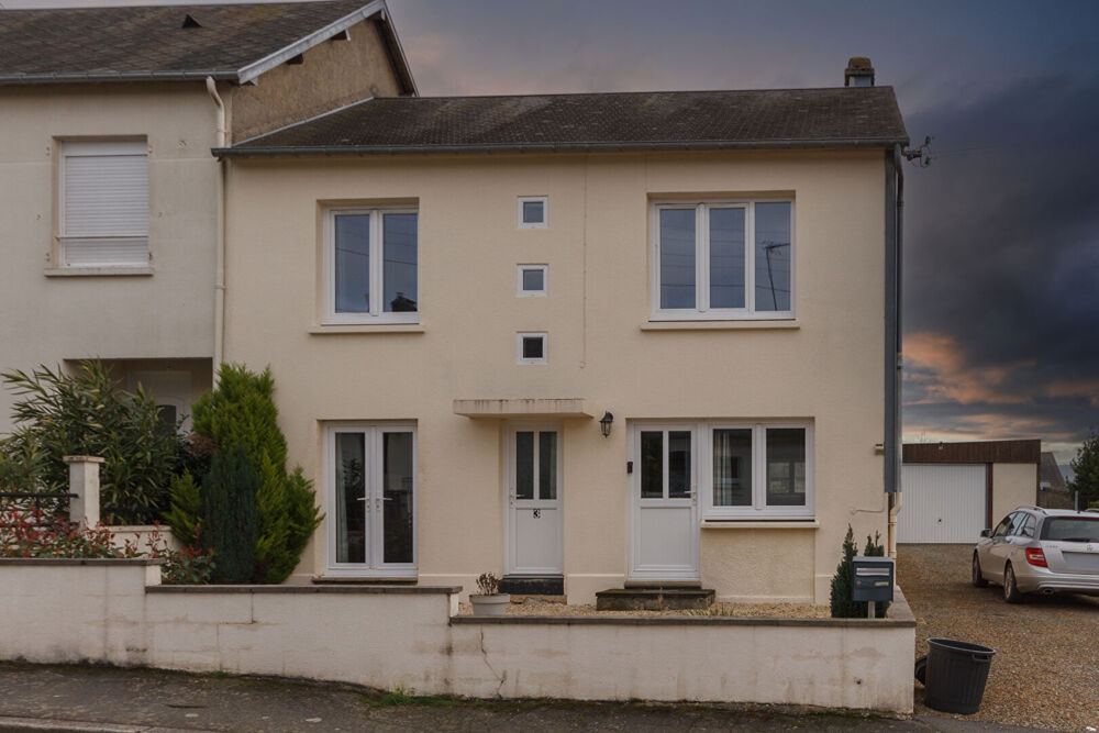 MANCHE; Maison rénovée de 3 chambres à quelques pas du centre-ville.