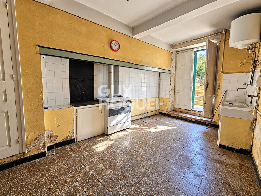Vente Maison Maison de village avec extérieur, stationnement privatif et écurie  Fort potentiel !! Olonzac