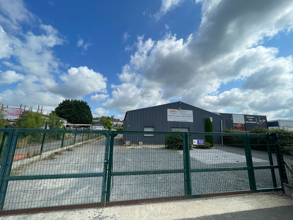   Local commercial -Entrepot + Bureaux  - Montlouis Sur Loire 
