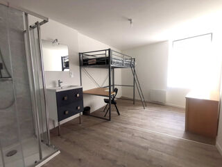  Appartement  louer 8 pices 110 m