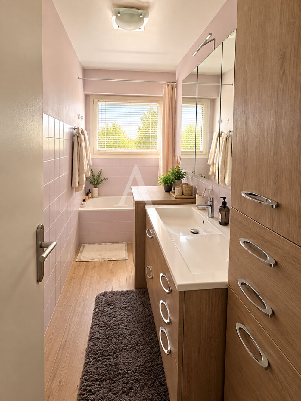 Vente Appartement OFF MARKET - 4 pièces de 96 m²  , beaux volumes, potentiel à révéler Le cannet