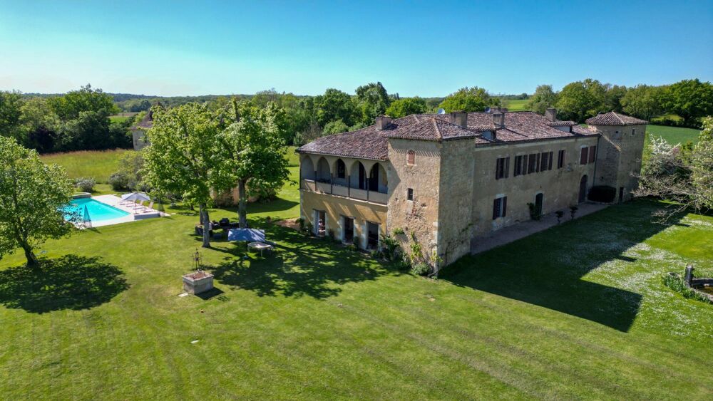 Vente Villa Château gascon du XV° siècle, près de Lectoure, remanié au XVI° dans le goût de la Renaissance italienne Lectoure