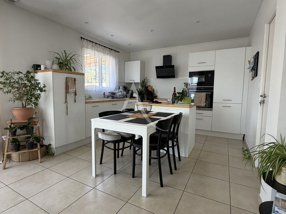 Maison récente plain pied avec garage et extérieur - Cournontérral