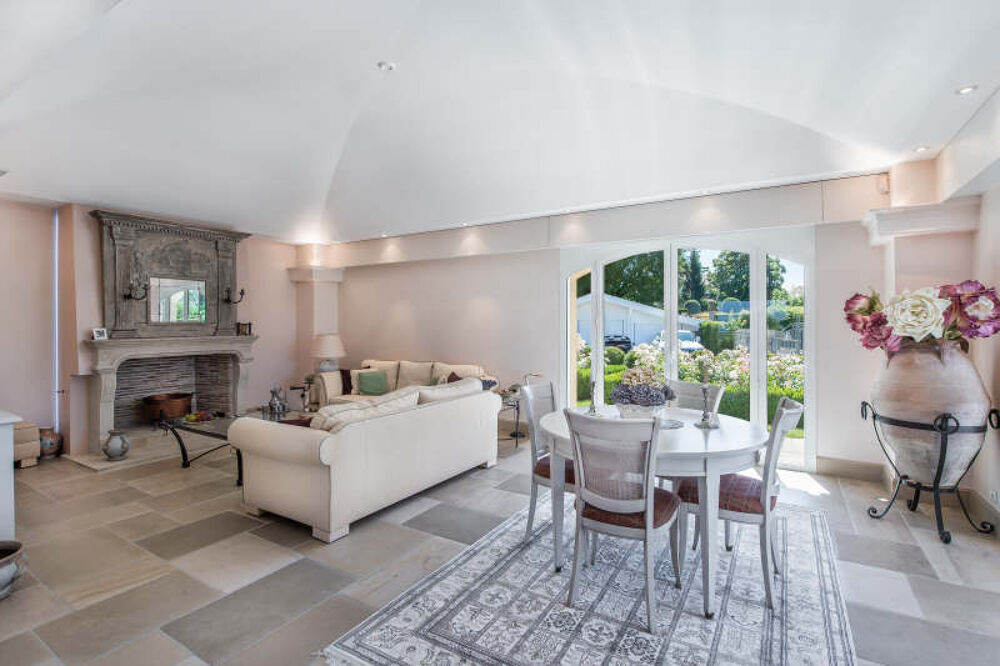 PROPRIETE de 750m² à MESSERY - Vue lac