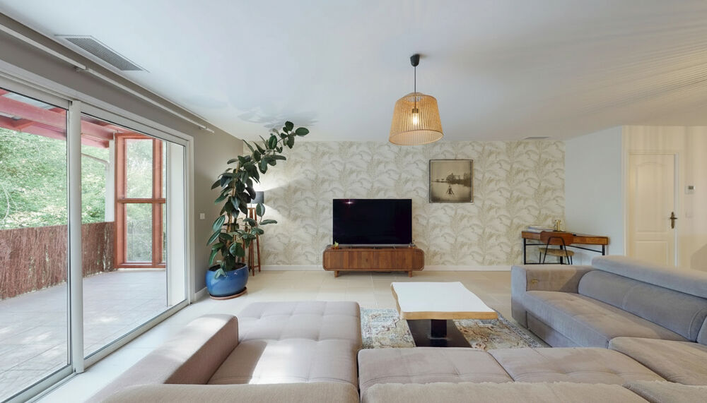 AINTZIRA Les volumes d'une maison, la simplicité d'un appartement