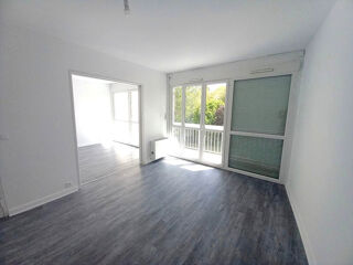  Appartement à louer 3 pièces 60 m²
