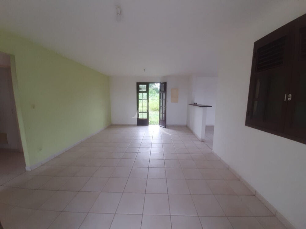 Location Maison Maison Le Lamentin (Pelletier) 3 pièce(s) 64.94 m2 location à usage exclusivement professionnel Le lamentin