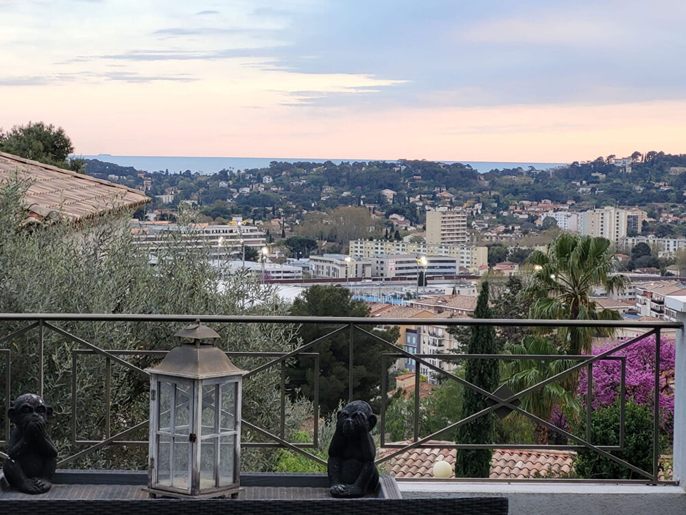 Maison contemporaine 4 chambres avec vue mer à Toulon - Bas Corniche Marius Escartefigue