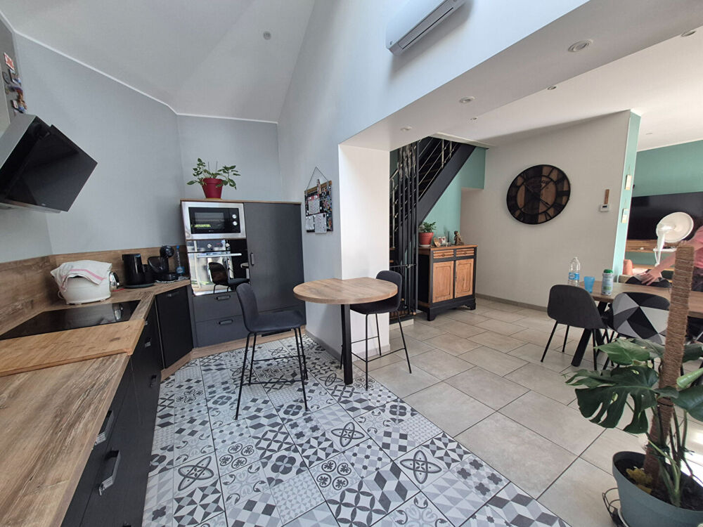 Maison semi plain-pied 5 chambres avec Hangar
