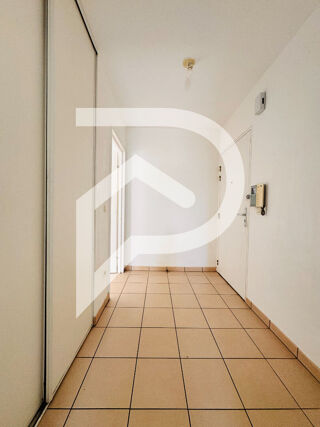  Appartement à louer 4 pièces 88 m² Reims
