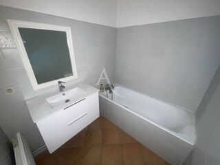  Appartement à louer 2 pièces 64 m²