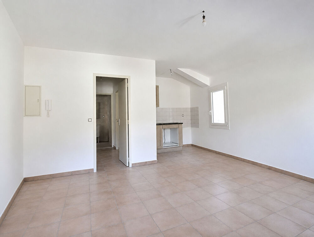 Location Appartement Appartement  2 pièce(s) 40.71 m2 avec cellier, coeur de Roquemaure au calme absolu Roquemaure