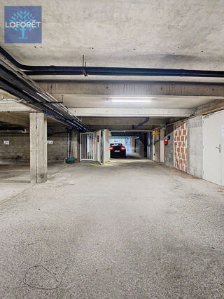  Parking / Garage  vendre 