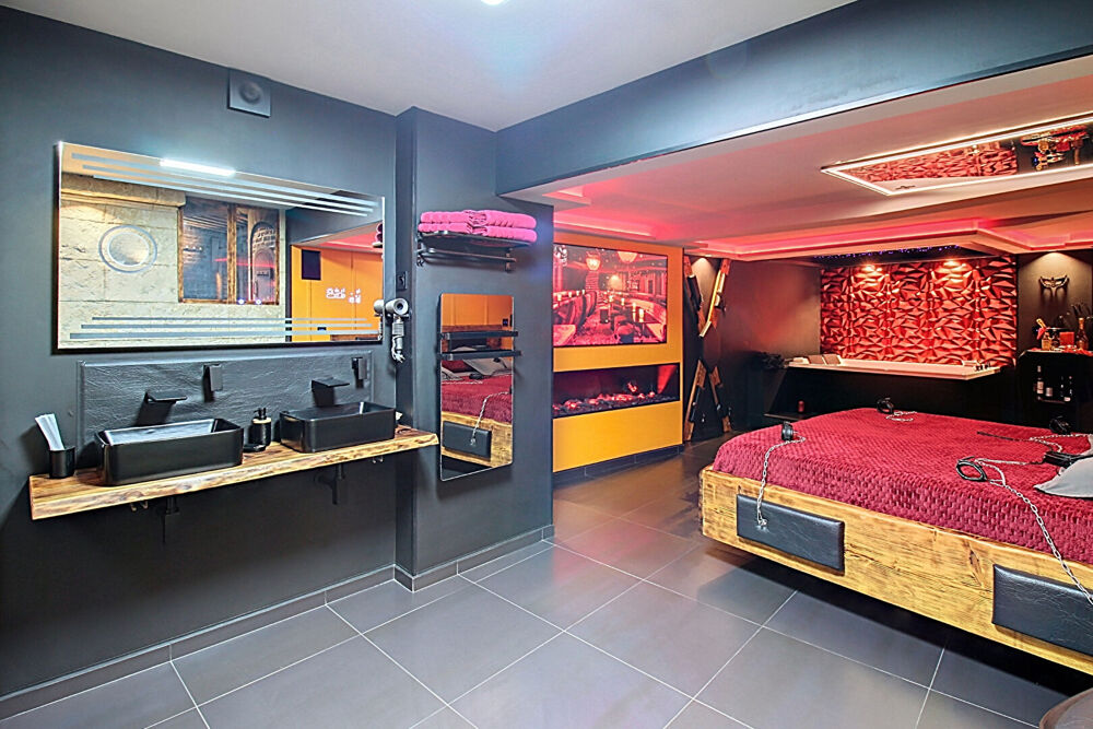 À Vendre Love Room Haut de Gamme ! Loft Équipé & Rentable - Bargemon