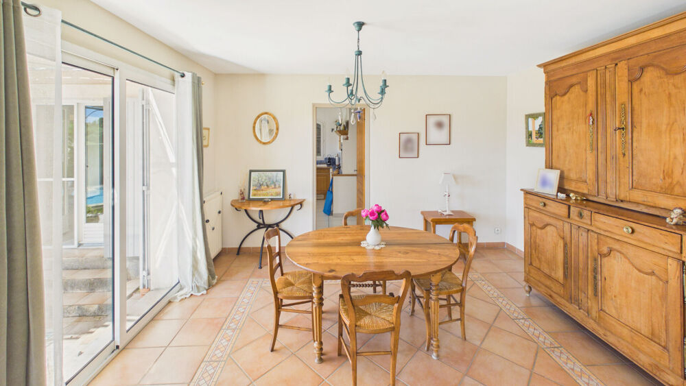 Secteur Saint-Rémy-de-Provence Villa familiale avec piscine, studio indépendant et vue Alpilles