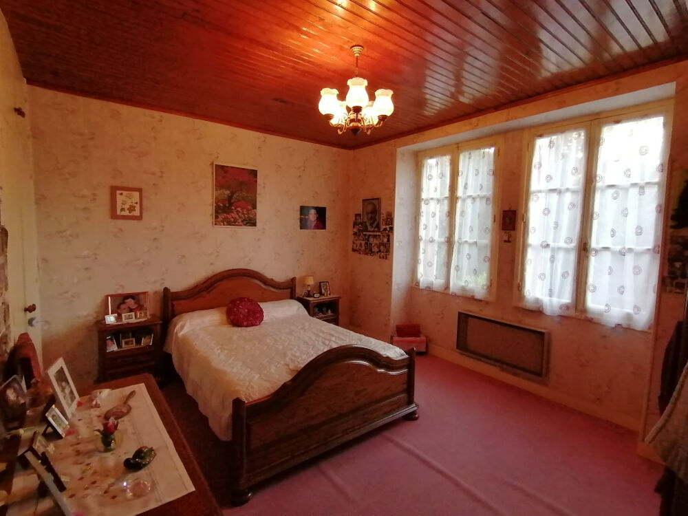 Vente Maison Maison en pierre de 1795 ? Plain-pied, dépendance de 40 m², terrain 632 m² ? Fort potentiel ! Razac sur l isle