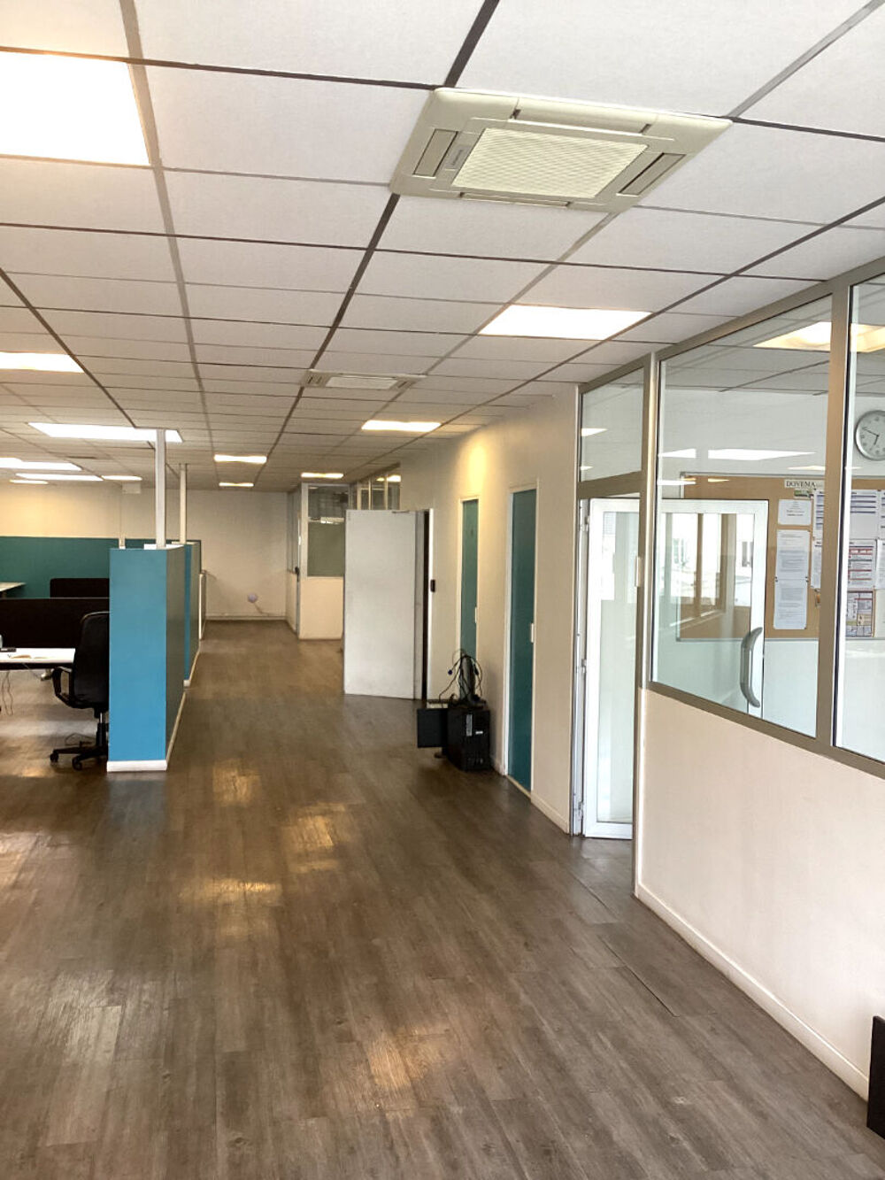   Bureaux/locaux d'activité 240m2 à louer - Proche métro 
