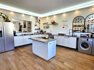  Maison � vendre 9 pi�ces 243 m�