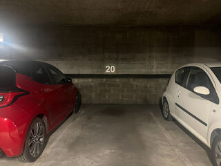  Parking / Garage à louer 